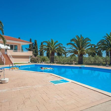 Helena Inn Svoronata Bagian luar foto