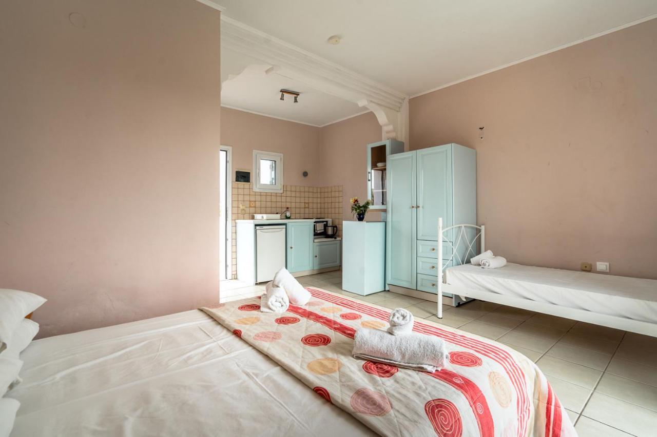 Helena Inn Svoronata Bagian luar foto