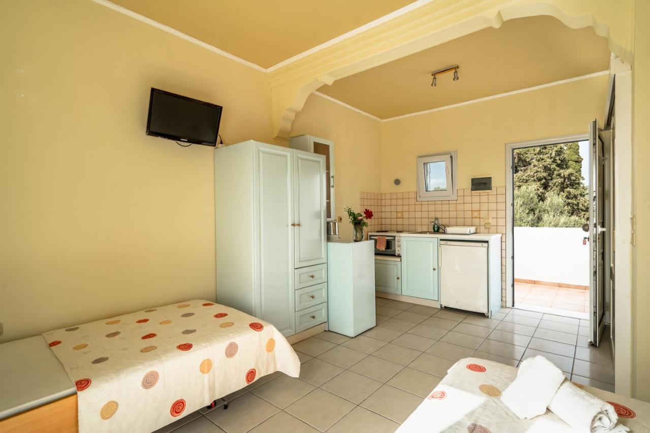 Helena Inn Svoronata Bagian luar foto