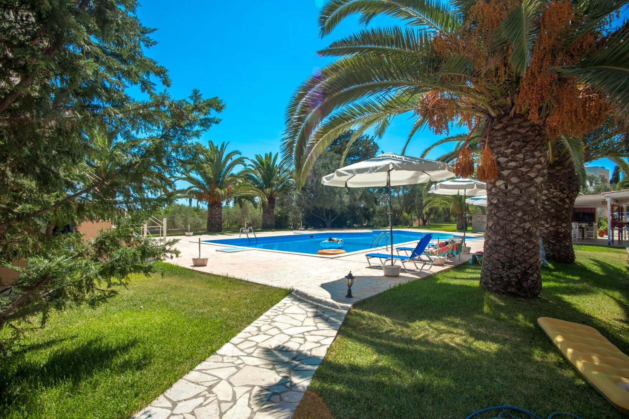 Helena Inn Svoronata Bagian luar foto