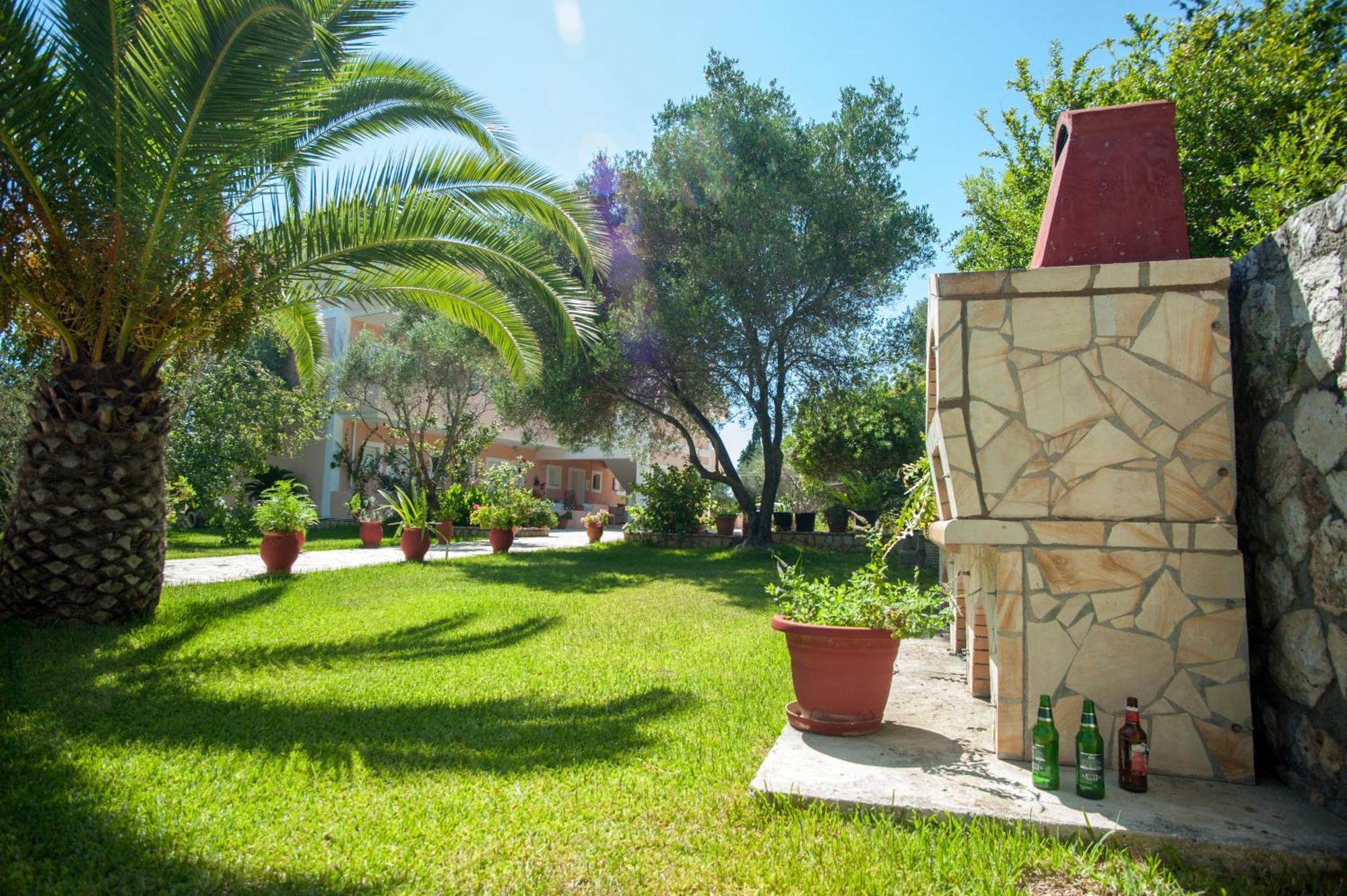 Helena Inn Svoronata Bagian luar foto