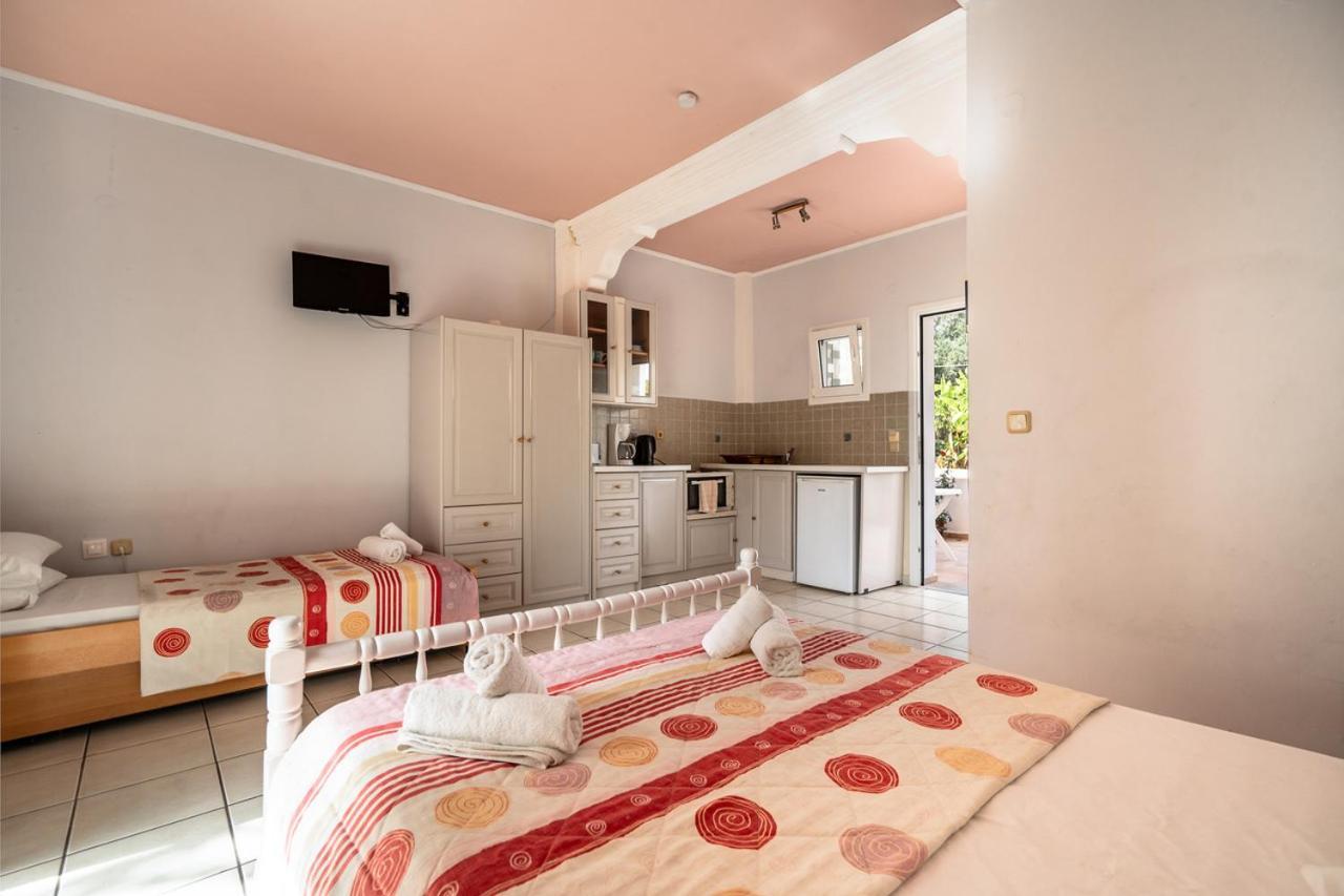 Helena Inn Svoronata Bagian luar foto